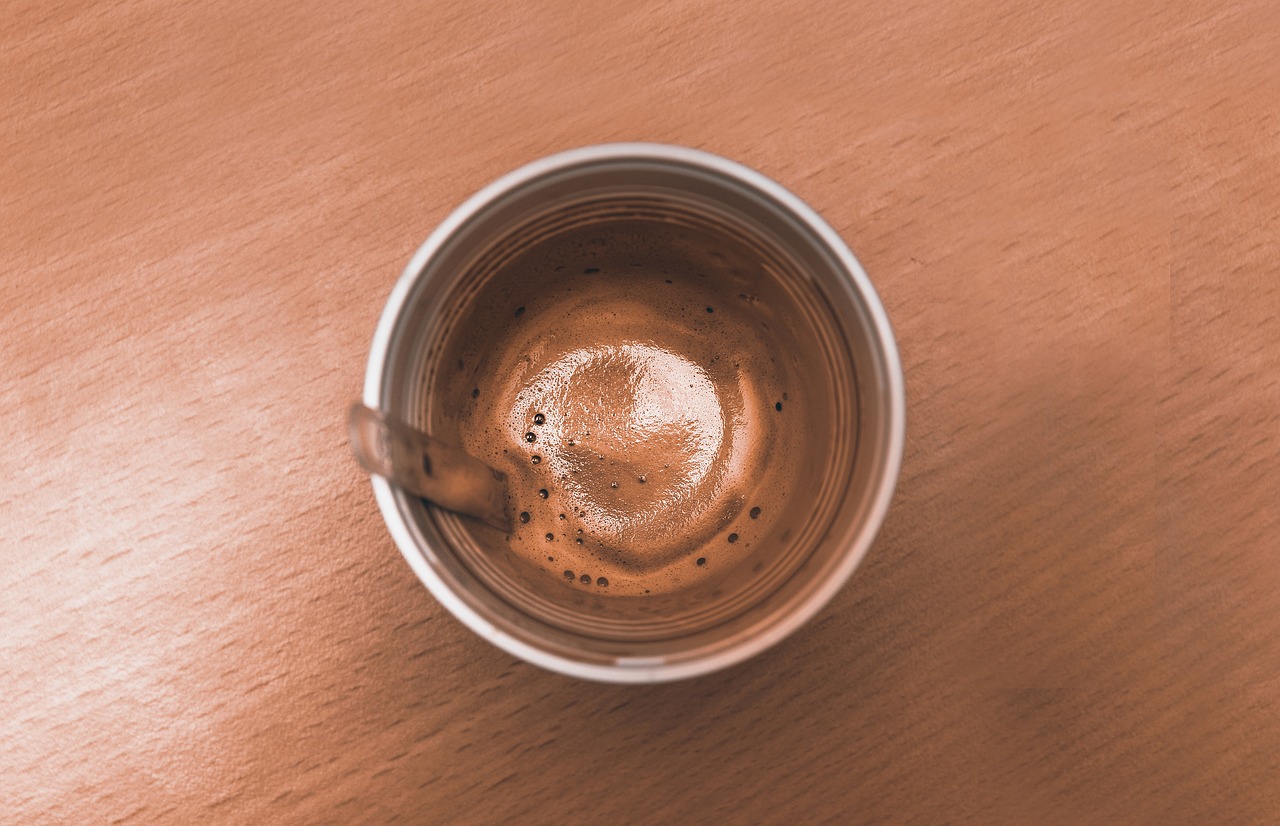 Bicchieri, palette e altri prodotti monouso in materiale riciclabile nel  settore vending. - Briantea Duemila